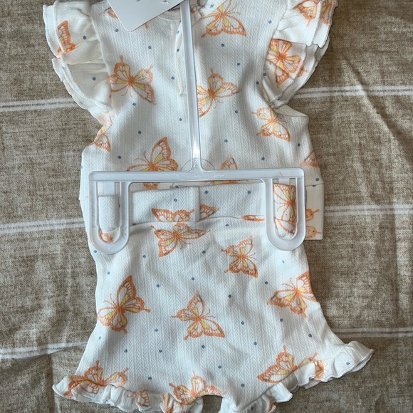 NWT Rachel Zoe baby summer butterfly outfit (Comes with sunglasses and bow) - Picture 3 of 4